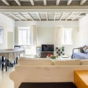  Appartement Authentic Monti 5 Mins From Colosseum