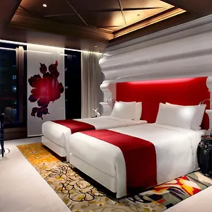 Mira Moon 5*, Hong Kong Chine